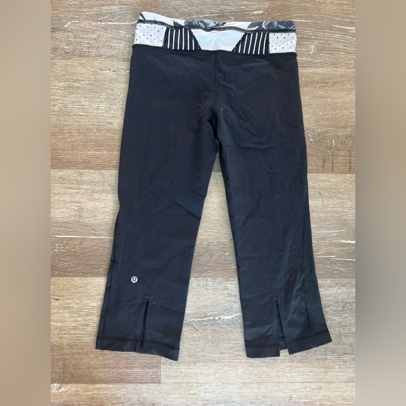 Lululemon Gather And Crow Crop Pants Slit Back Black Quilt Winter Pattern - Picture 5 of 10
